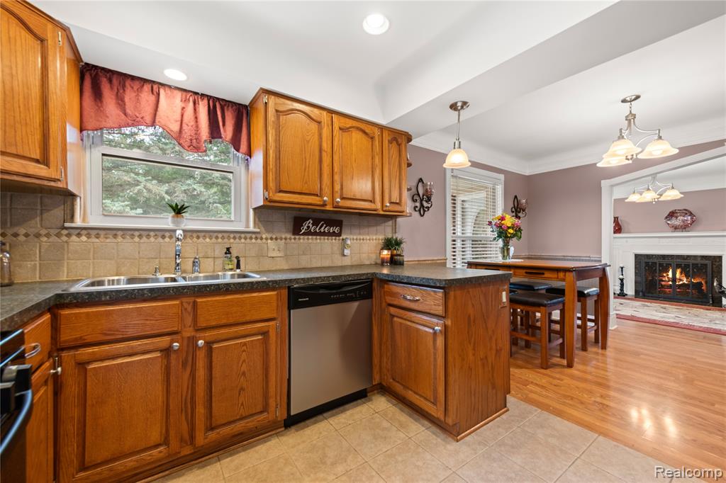 14962 Beatrice Street, Livonia, MI, 48154