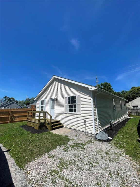 5685 Venice Road, Newport, MI 48166 — Photo 2