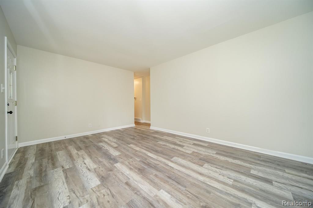 598 COVINGTON Street, South Lyon, MI 48178 — Photo 30
