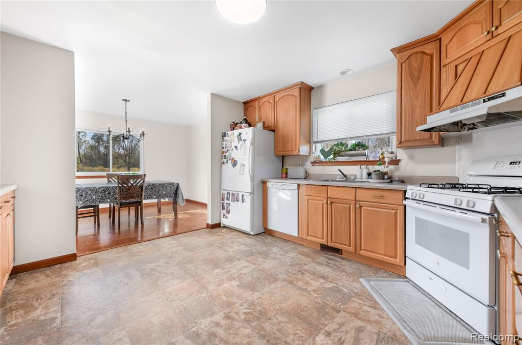28832 27 Mile Road, New Haven, MI 48048 — Photo 16