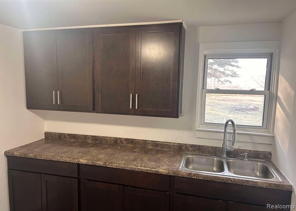 8083 Crapo Street, Swartz Creek, MI 48473 — Photo 4