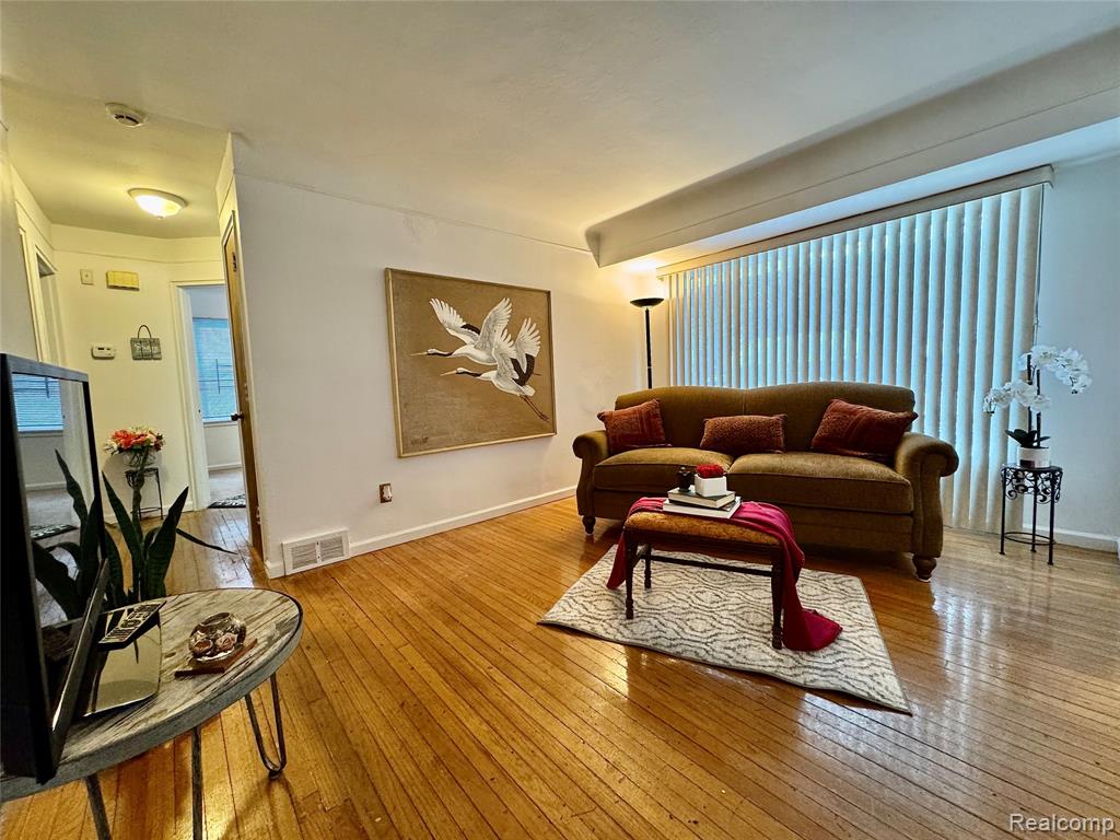 9534 Heyden, Detroit, MI 48228 — Photo 7