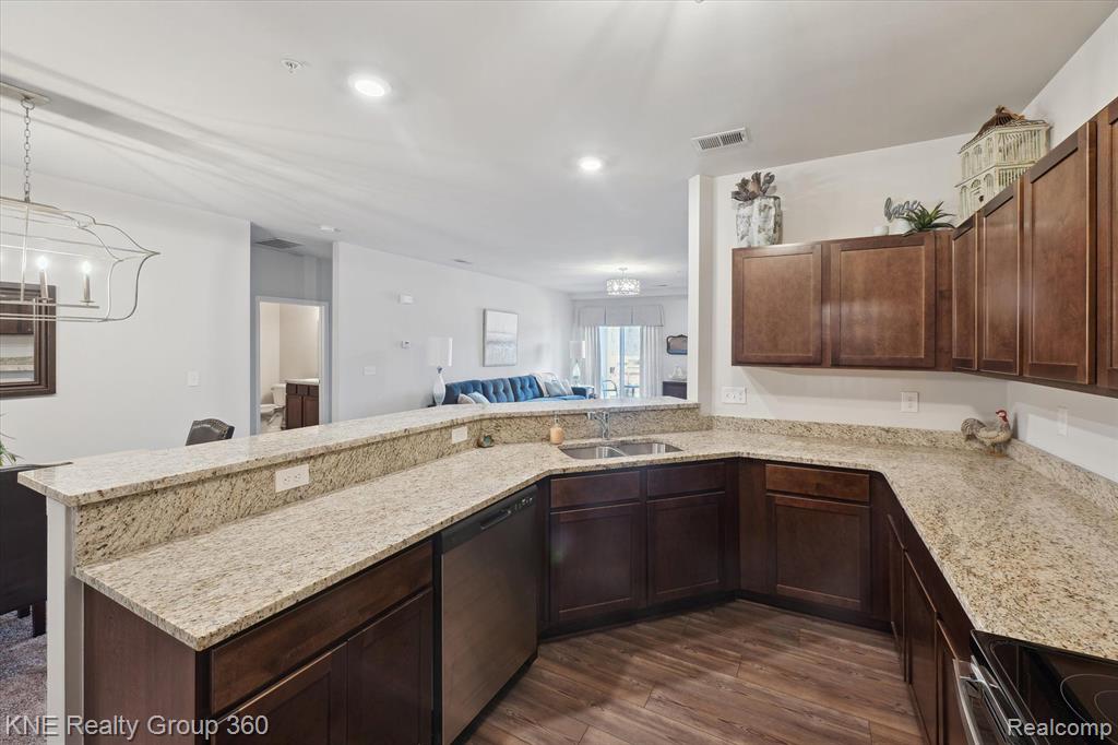 9793 RIDGE RUN Street, Howell, MI 48855 — Photo 13