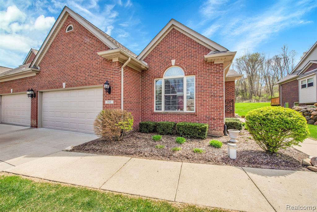 9549 KINGSWAY Circle, Clarkston, MI 48348 — Photo 2