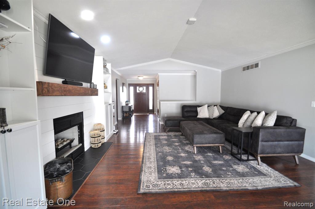 53447 GARLAND Drive, Macomb, MI 48316 — Photo 18