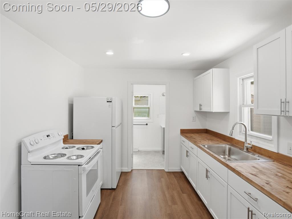 31245 BEVERLY Road, Romulus, MI 48174 — Photo 11