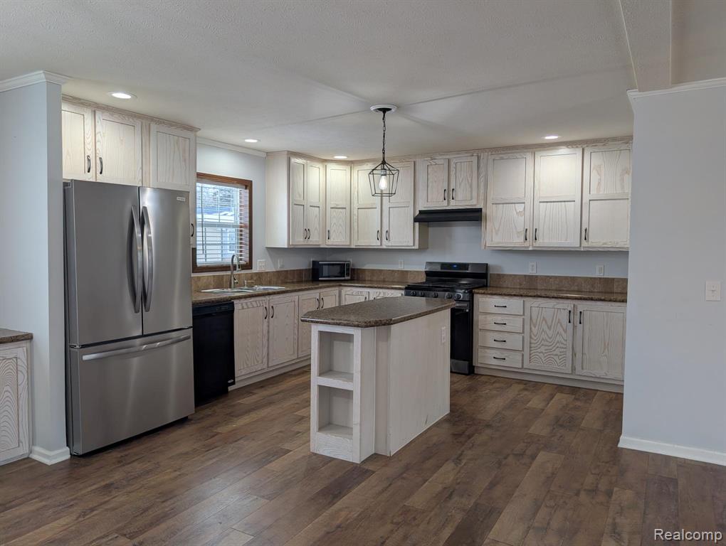 11045 Woodland Ridge Court, South Lyon, MI 48178 — Photo 5