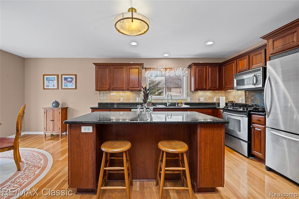 4930 Menominee Lane, Clarkston, MI 48348 — Photo 22