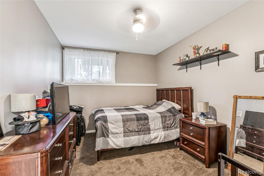 5812 Pine Breeze Drive, Clarkston, MI — Photo 31