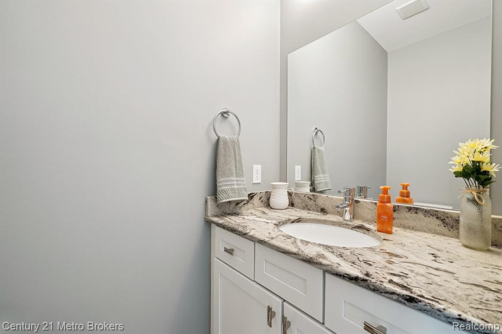 9119 Hegel Road, Goodrich Vlg, MI — Photo 22