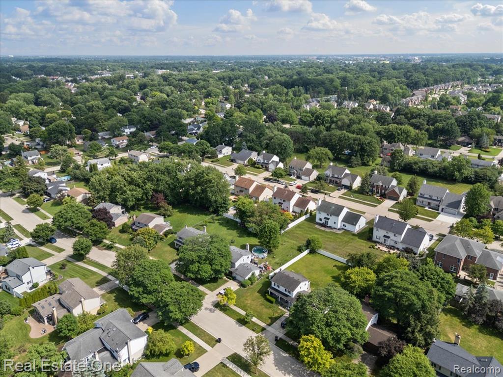 415 Evaline Drive, Troy, MI 48085 — Photo 10