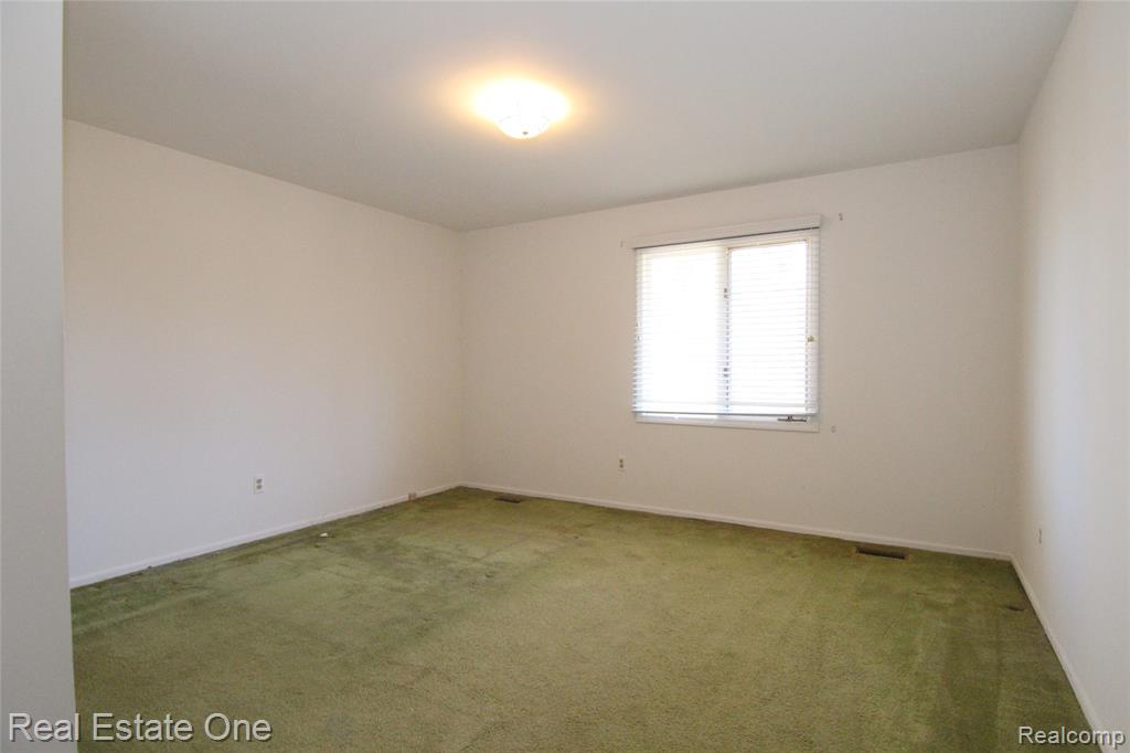 4458 Southmoor Lane, West Bloomfield, MI 48323 — Photo 22