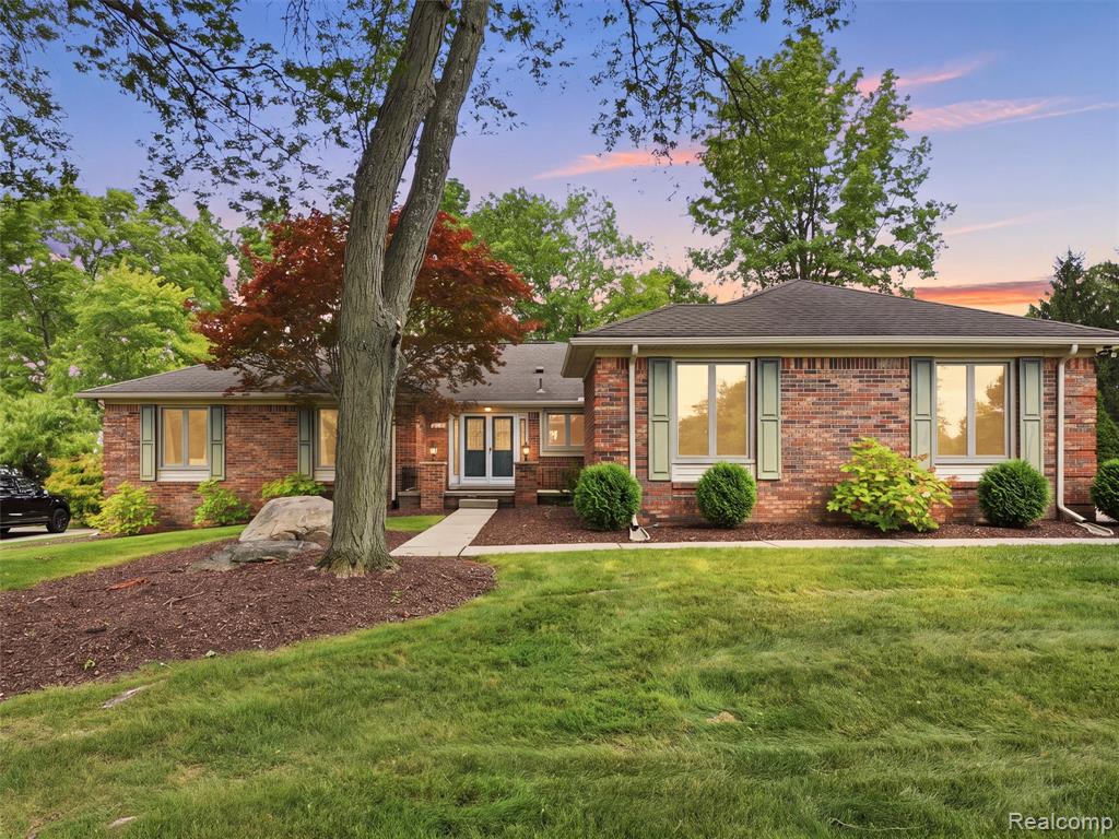 12703 Portsmouth Crossing, Plymouth, MI 48170