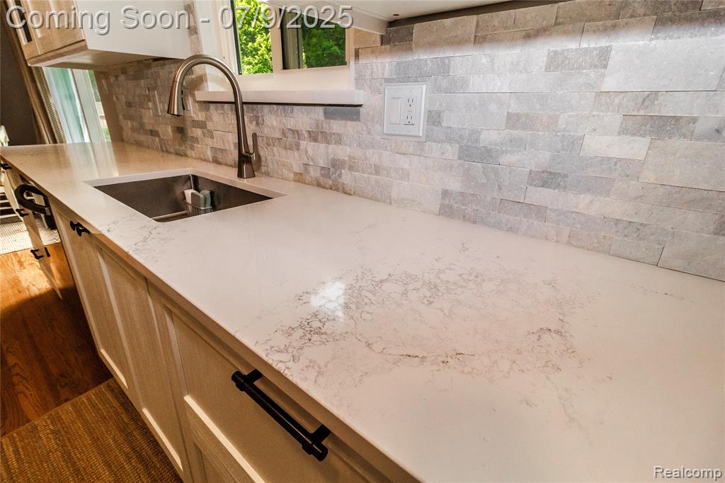 1917 Lochinvar Boulevard, Oakland, MI — Photo 6