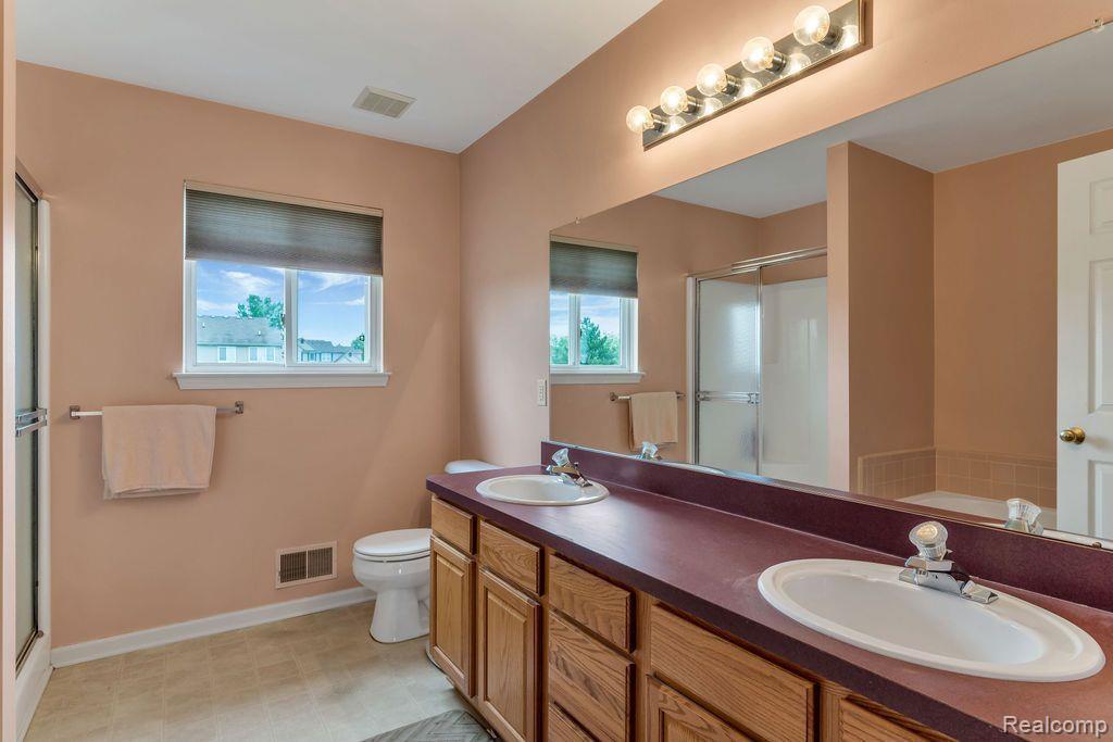 6300 LISMORE Circle, Grand Blanc, MI 48439 — Photo 29