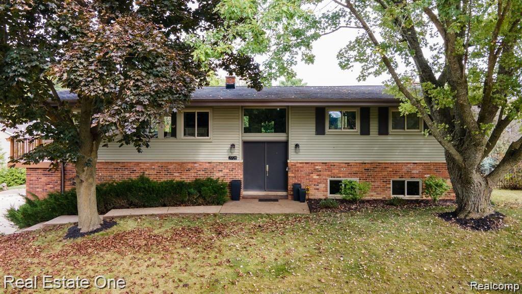 2728 DEVONSHIRE, Leonard, MI 48367 — Photo 5