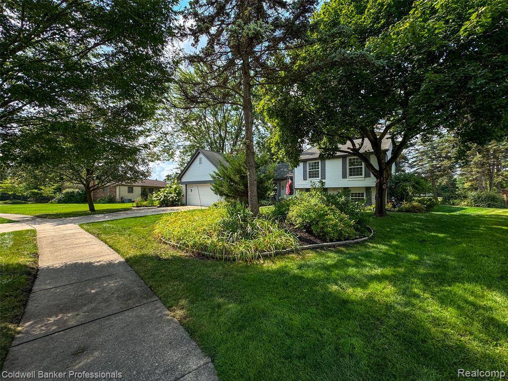 5075 Bayside Drive, Troy, MI 48098 — Photo 51
