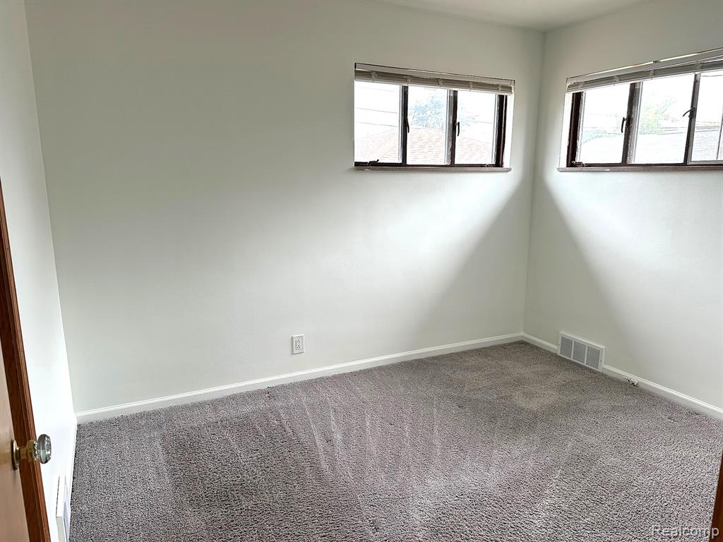 8101 Marian Street, Warren, MI 48093 — Photo 11