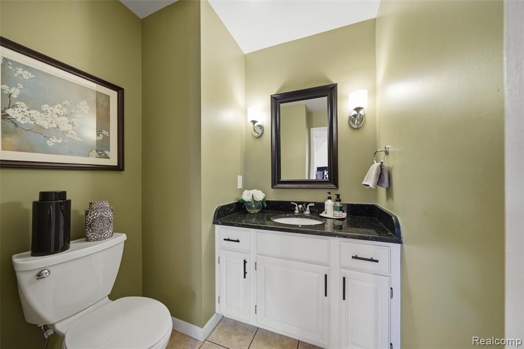 4231 Chris Drive, Sterling Heights, MI 48310 — Photo 17