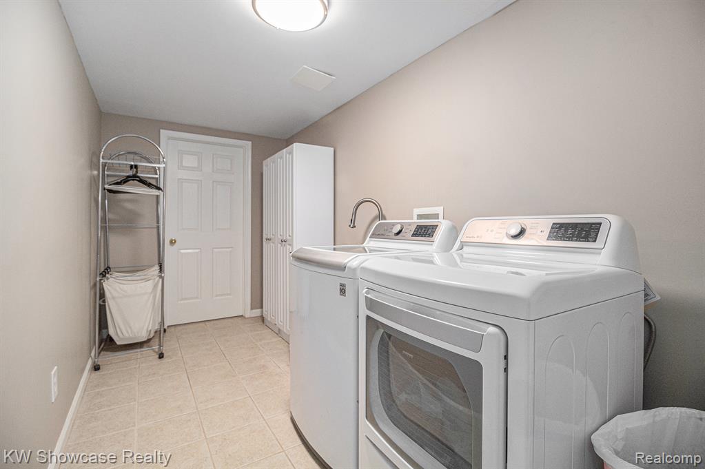 989 Suchava Drive, White Lake, MI — Photo 33