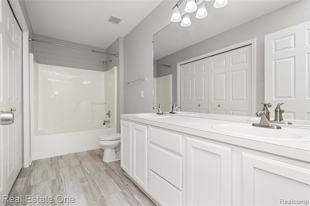 4648 Pond Run, Canton, MI 48188 — Photo 31