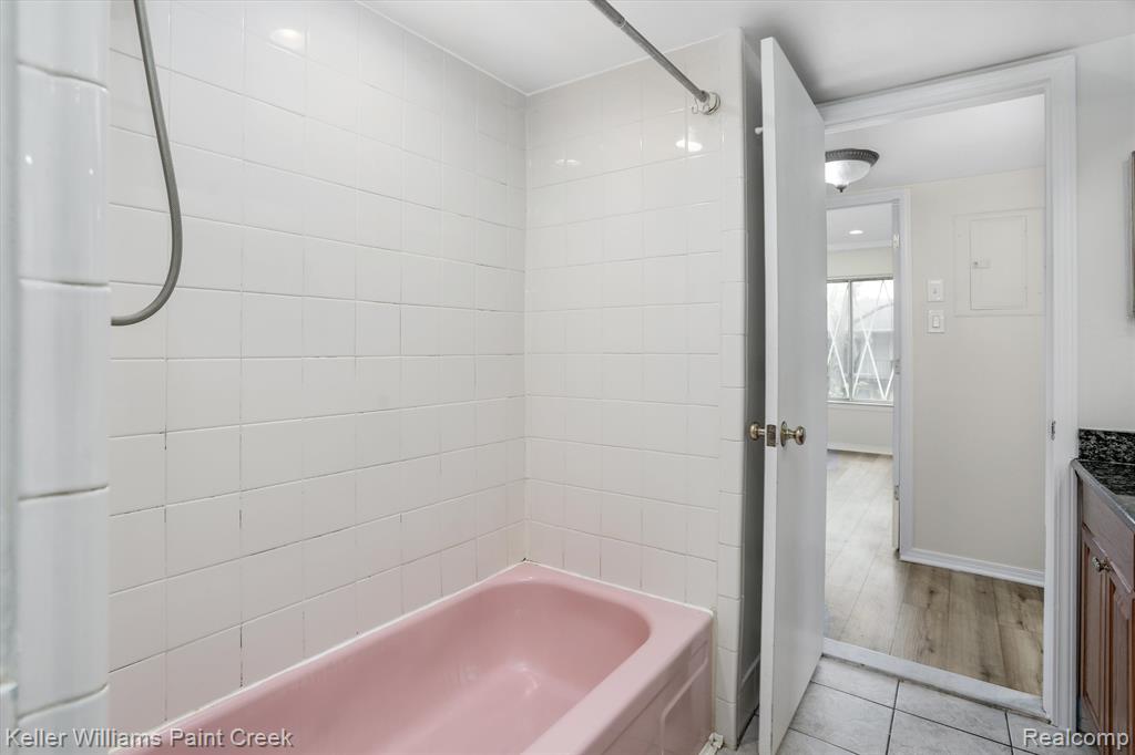 8433 Kennedy Circle, Warren, MI 48093 — Photo 17