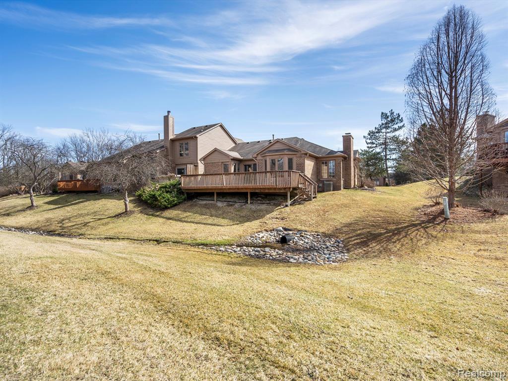 4738 MULBERRY WOODS Circle, Ann Arbor, MI 48105 — Photo 33