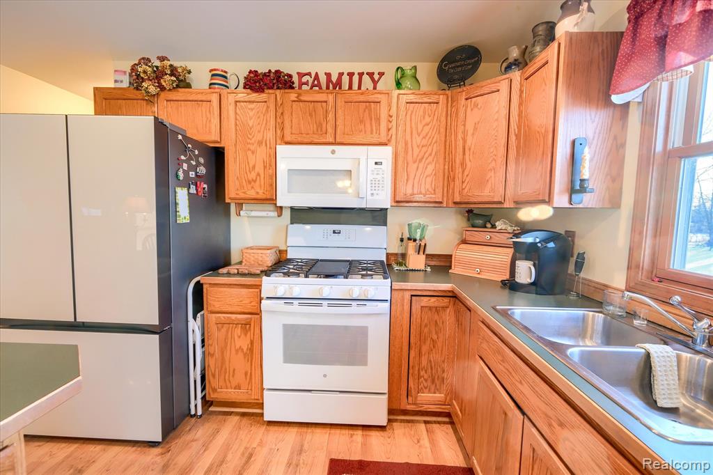 6941 Lake Pleasant Road, North Branch, MI 48461 — Photo 16