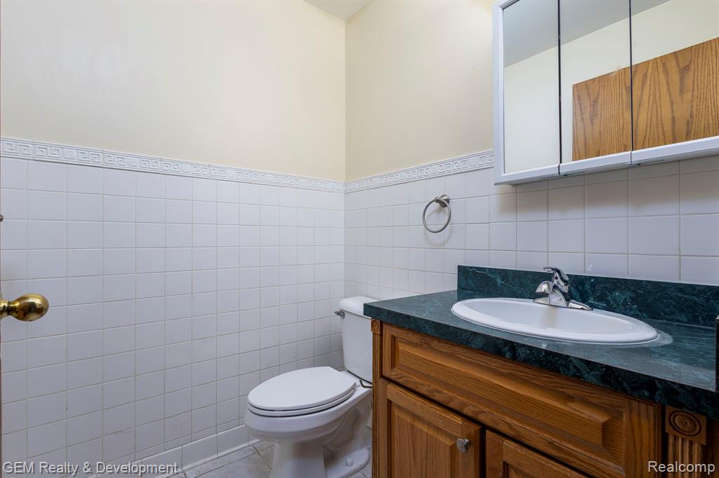 422 Clinton Street, Wyandotte, MI 48192 — Photo 15