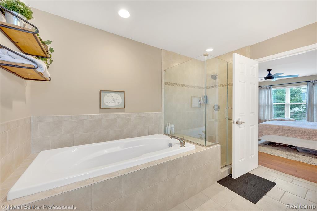 597 Bay Pointe Drive, Oxford, MI 48371 — Photo 21