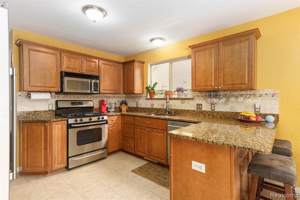 230 E Elizabeth Street, Lake Orion, MI 48362 — Photo 21