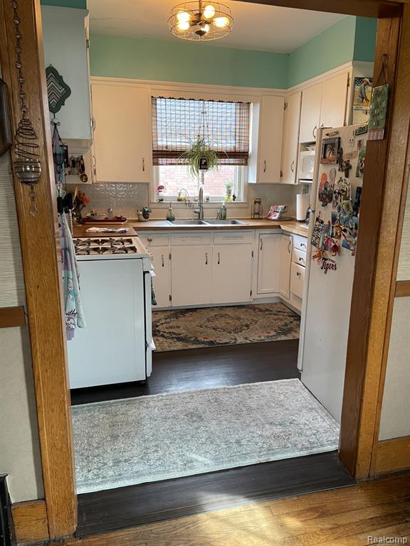 45236 Deshon Street, Utica, MI 48317 — Photo 4