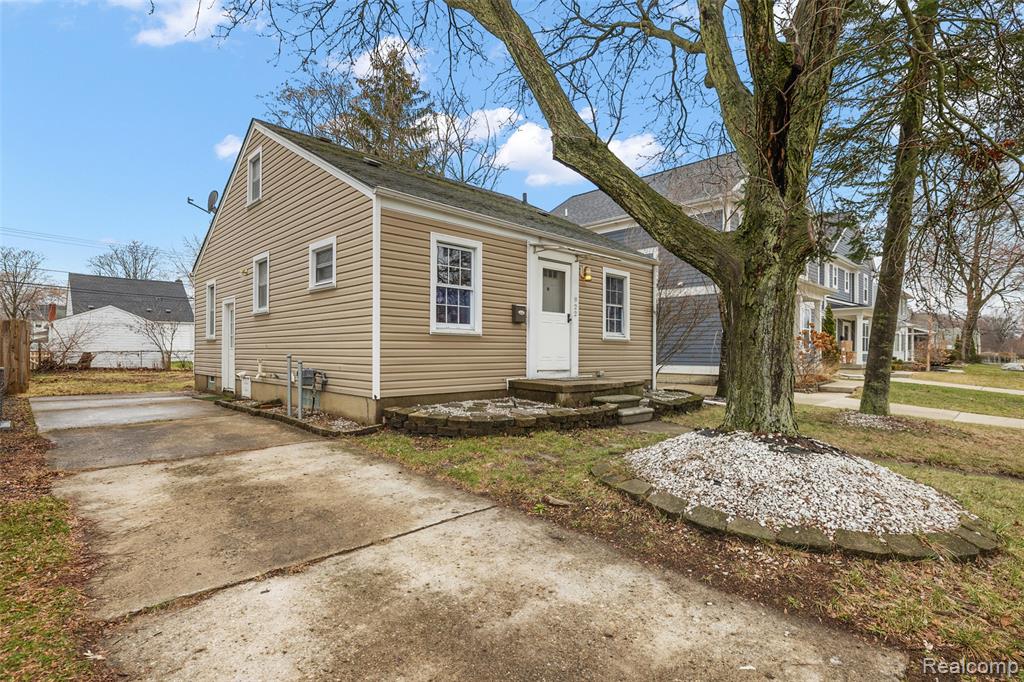 922 McLean Avenue, Royal Oak, MI 48067 — Photo 36