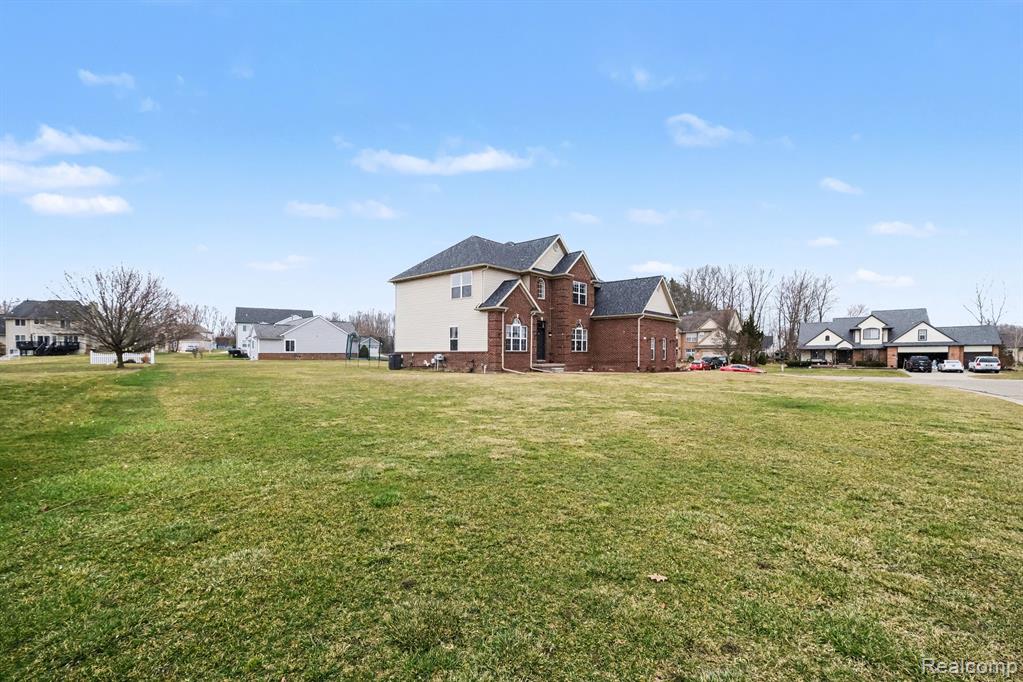 6230 Leighland Drive, Grand Blanc, MI 48439 — Photo 28