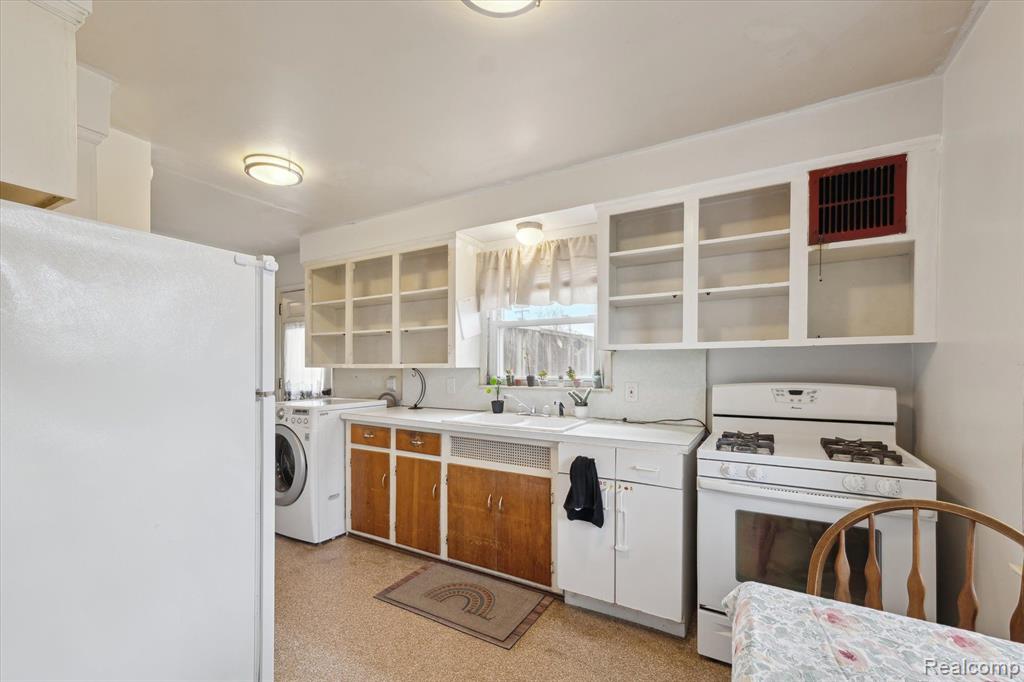 4302 MANDALAY Avenue, Royal Oak, MI 48073 — Photo 8