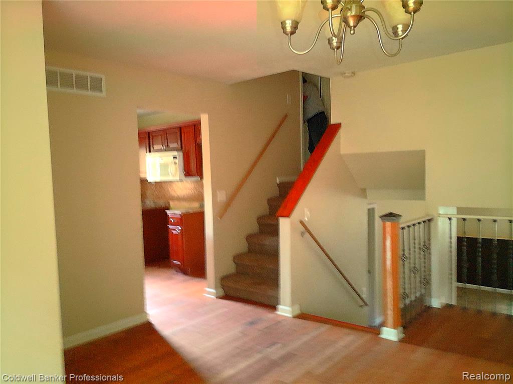 3225 Oakridge Drive, Highland, MI 48356 — Photo 8