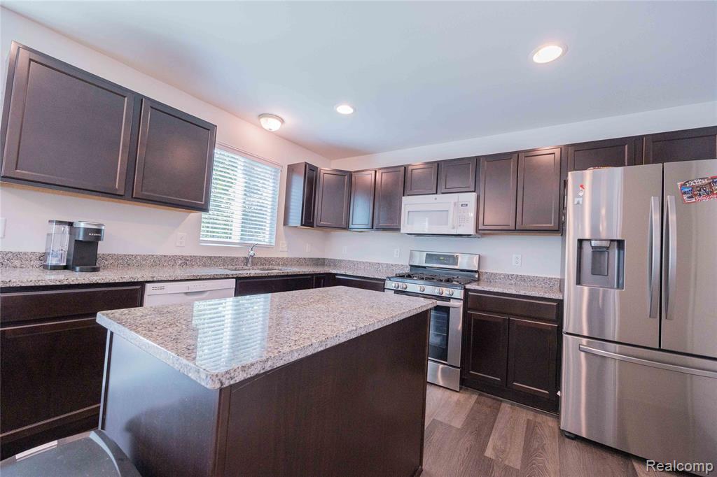 37467 S Dianne Lane, New Boston, MI 48164 — Photo 12