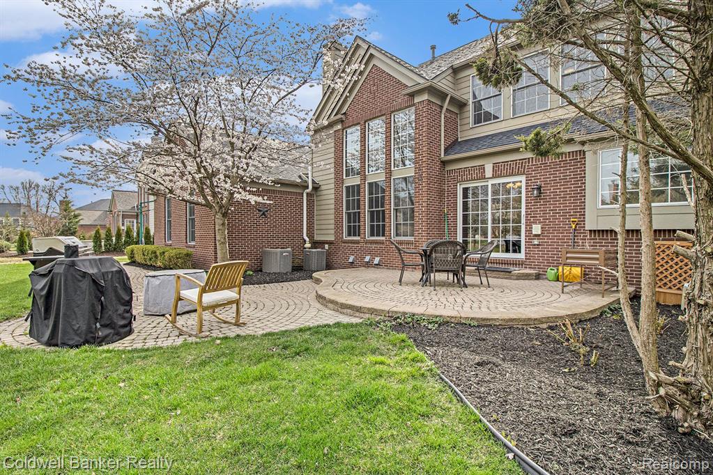 48520 Antique, Canton, MI 48187 — Photo 36