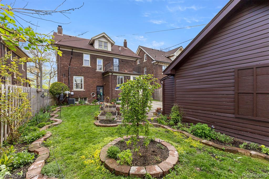 4815 Iroquois Street, Detroit, MI 48214 — Photo 50