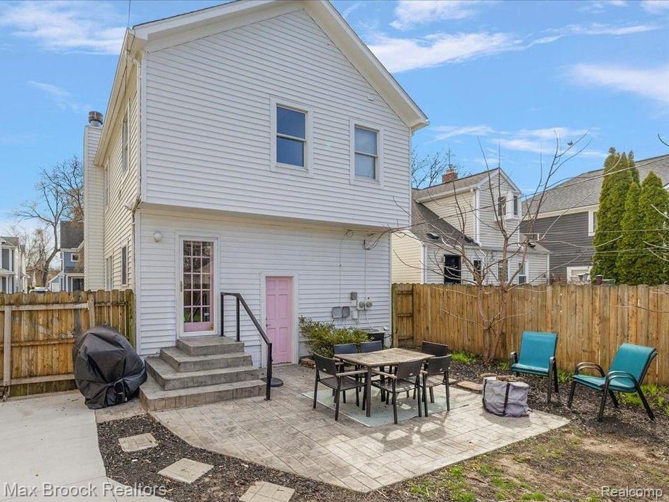 731 CHAPIN Avenue, Birmingham, MI 48009 — Photo 17