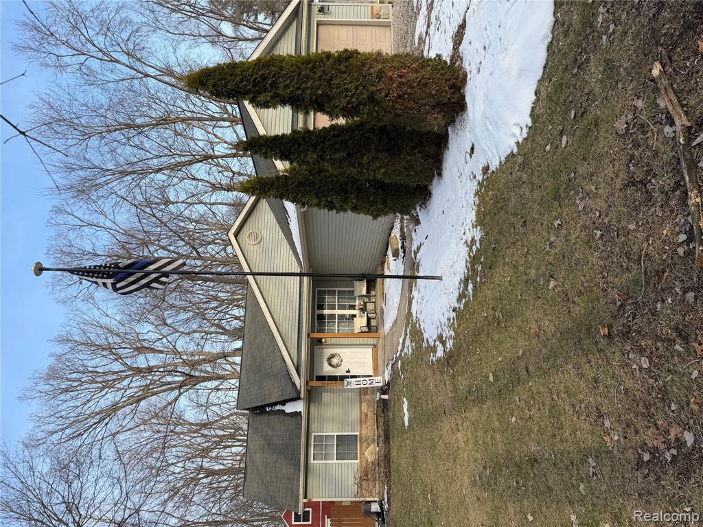8645 Country Club Drive, Pinckney, MI 48169 — Photo 2