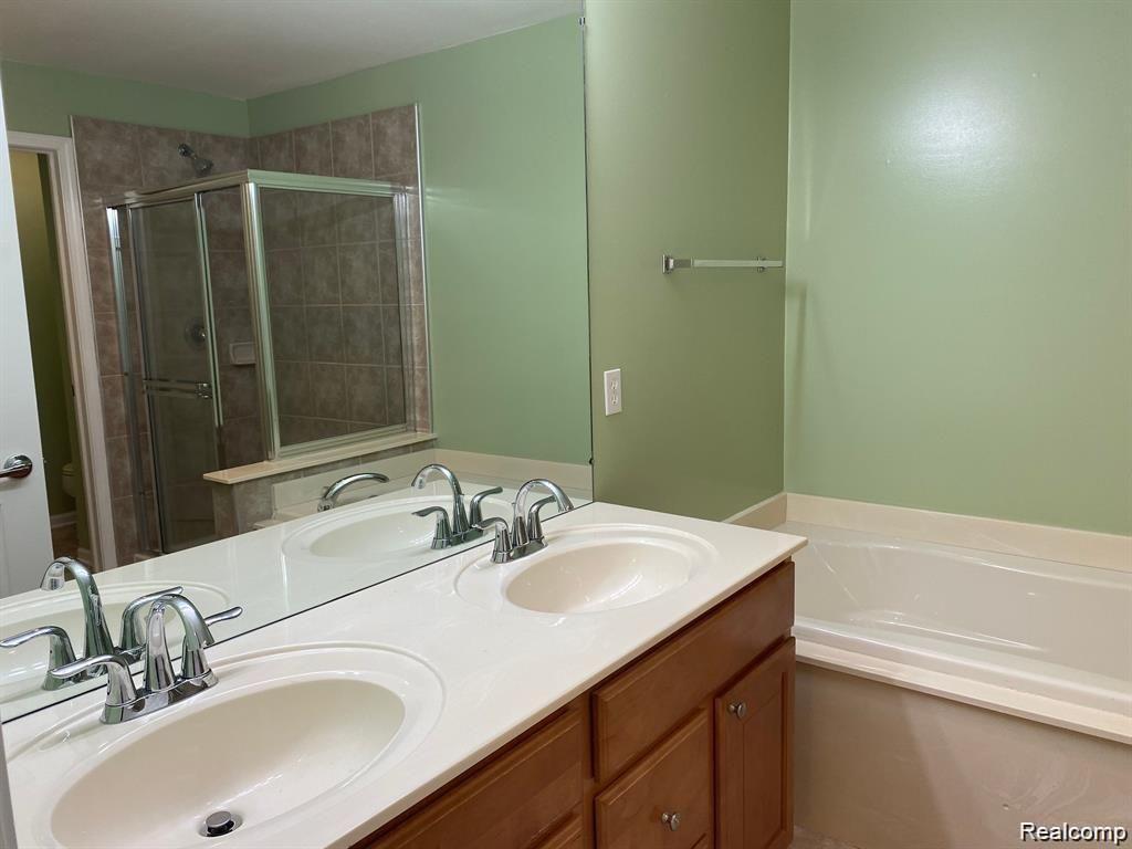 49691 COURTYARD Lane, Canton, MI 48188 — Photo 32