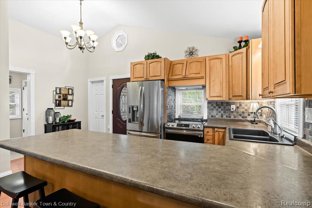 584 Black Oaks Trail, Howell, MI 48843 — Photo 9