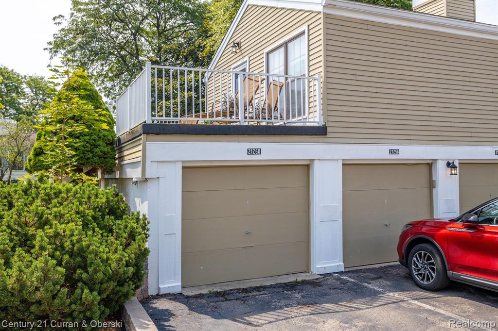 21260 E GLEN HAVEN Circle, Northville, MI 48167 — Photo 32