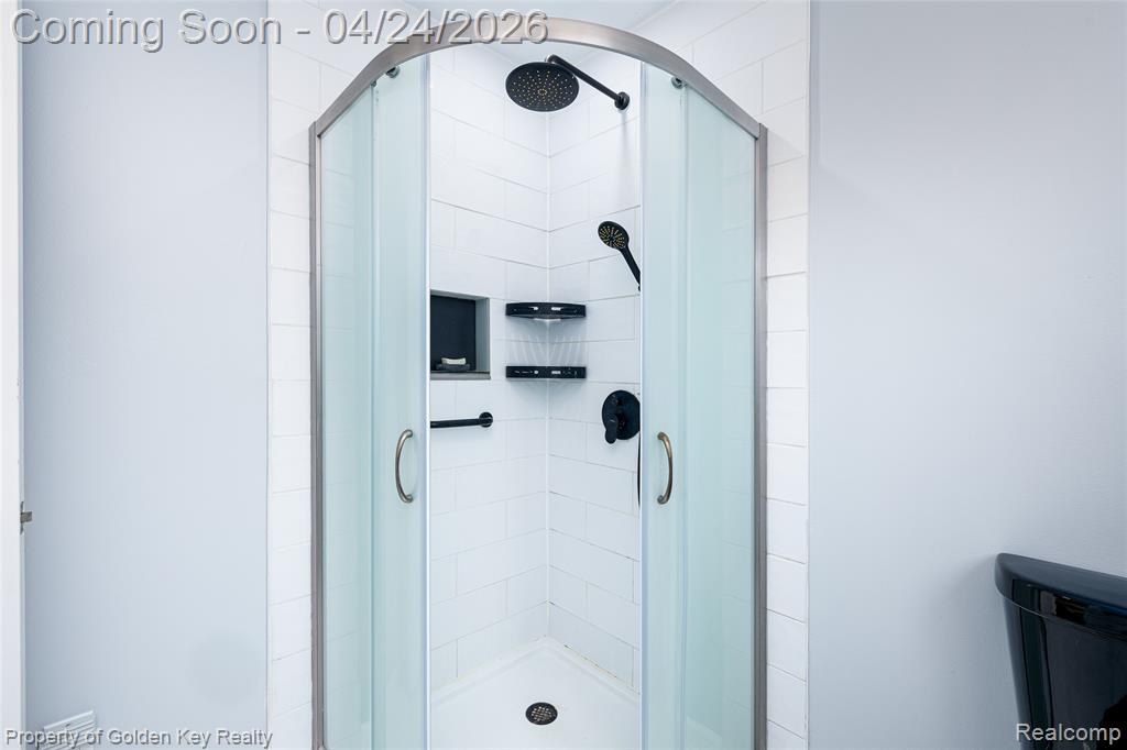 403 S Pine Creek Court, Waterford, MI 48327 — Photo 18