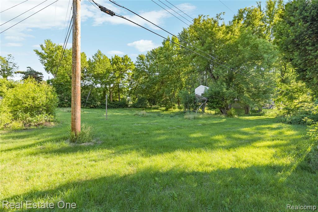 9585 N Eston Road, Clarkston, MI 48348 — Photo 59