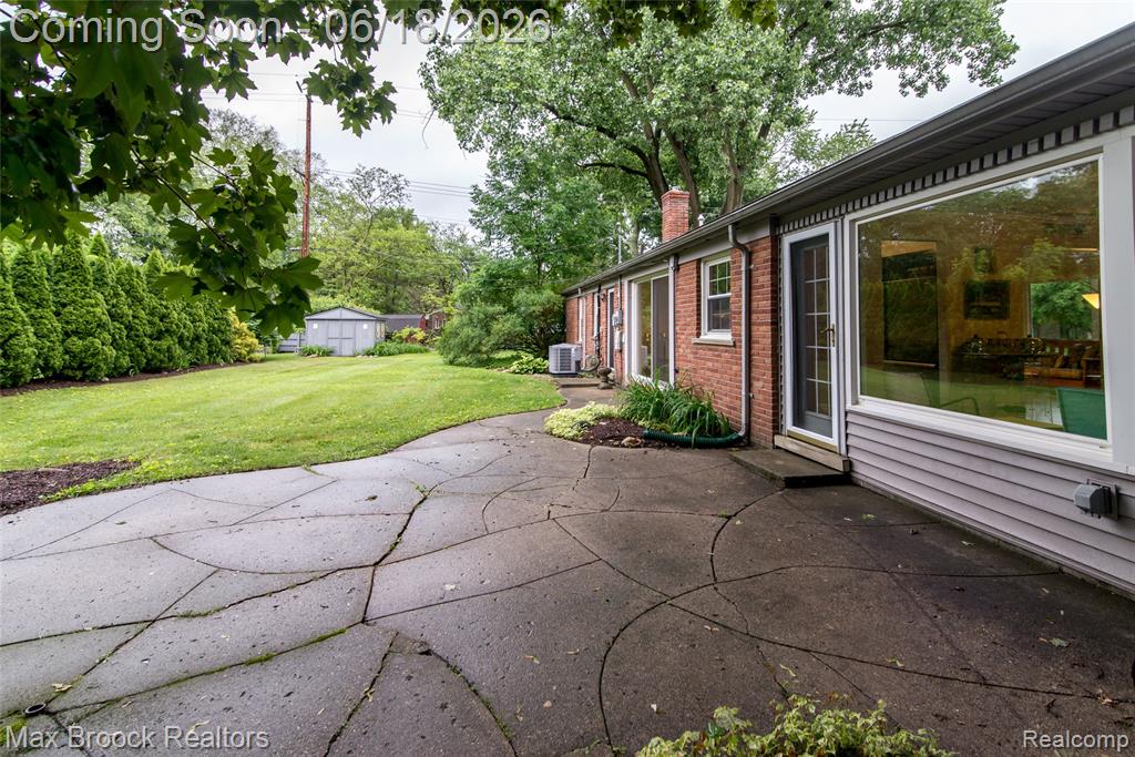6799 E Dartmoor Road, West Bloomfield, MI — Photo 27