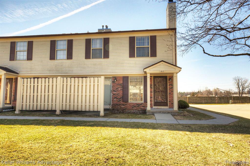 1612 WIMBLEDON Drive, Walled Lake, MI 48390 — Photo 33
