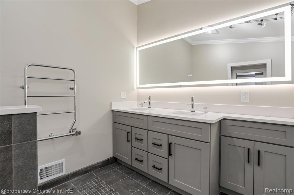 2542 WOODWARD Avenue, Detroit, MI 48201 — Photo 19