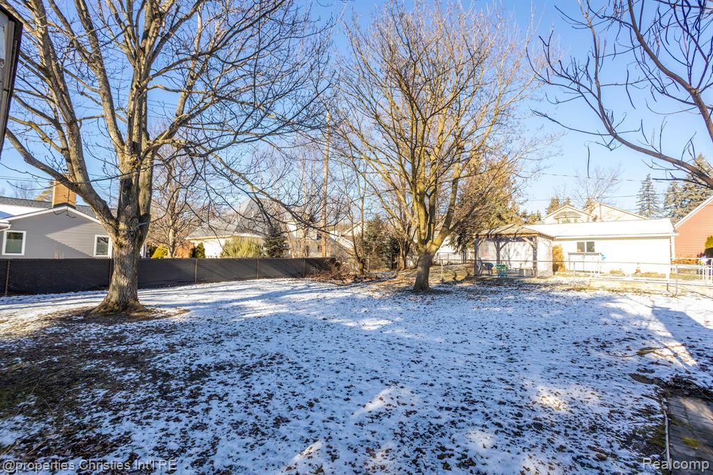 431 Cabinet Street, Milford, MI 48381 — Photo 32
